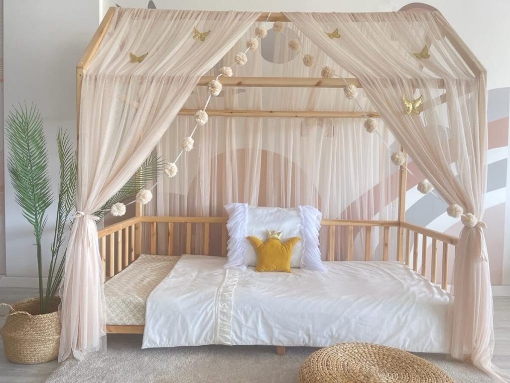 Avis : baby Fancyroom, ciel de lit beige pour chambre d'enfant