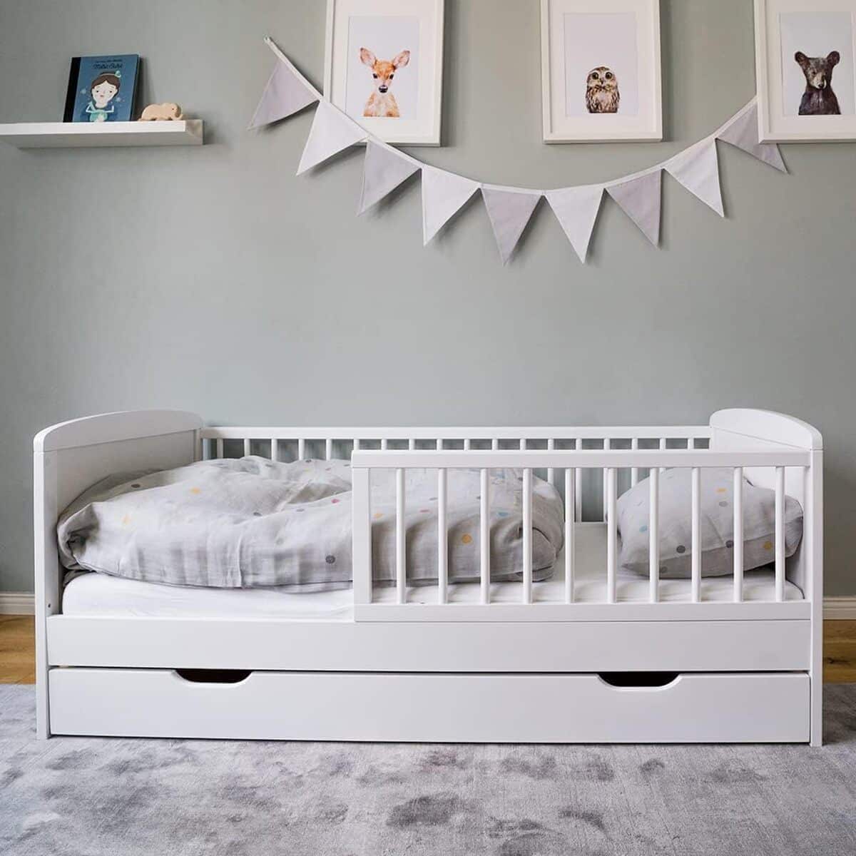 Test du lit enfant 140 x 70 cm avec protection contre les chutes