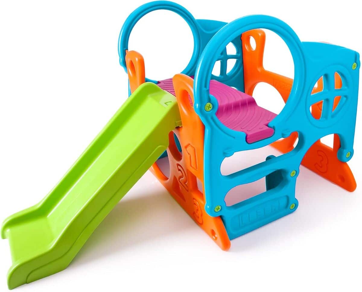 Test du centre d'activités avec toboggan FEBER : robuste et facile à assembler