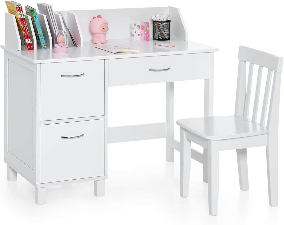 Test du bureau enfants Costway : confort et organisation au rendez-vous