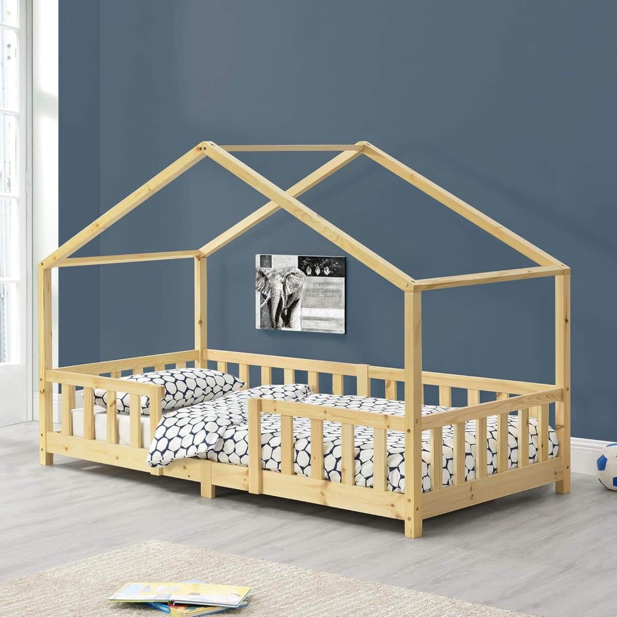 Test du lit enfant maison : sécurité et style naturel