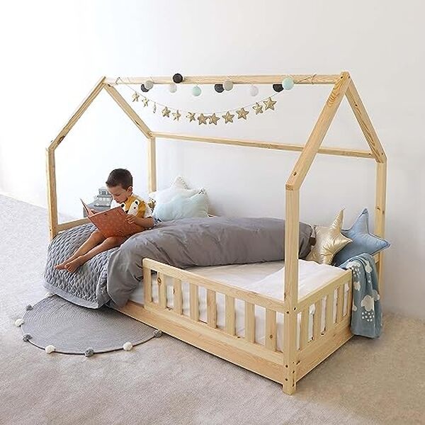 Découvrez notre analyse détaillée du lit cabane WEB2O en bois naturel 90x190 cm : design, confort et avis d'utilisateur. Un choix parfait pour la chambre de votre enfant.