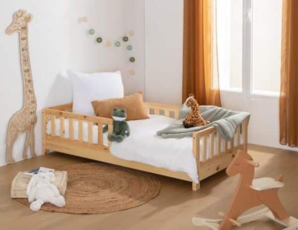Découvrez notre test complet du lit Montessori WEB2O 90x190 cm en bois naturel, favorisant l'autonomie et le bien-être chez l'enfant. Idéal pour une chambre Montessori.